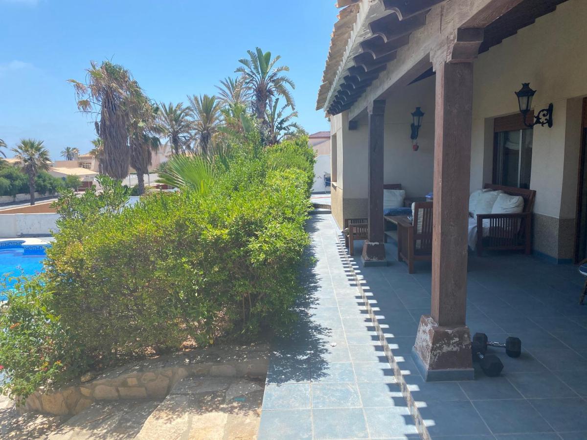 Chalet 5 Dormitorios Con Piscina Y Jardin ラ・マンガ・デル・マール・メノール エクステリア 写真